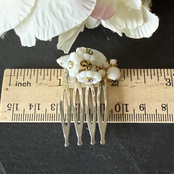 Bridal White Floral Hair Combs Vintage Wedding Hairpiece Accessories - Picture 4 of 4